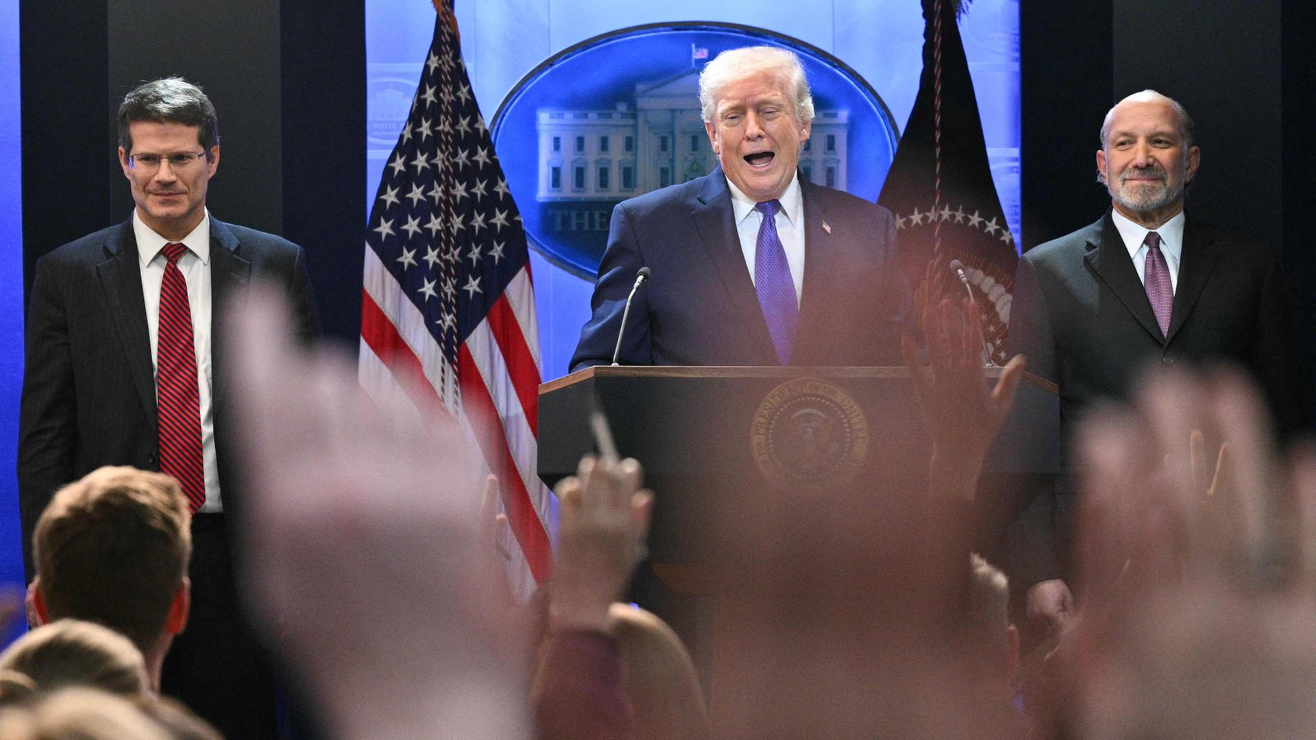 Trump bei der Pressekonferenz nach dem Gerichtsurteil zu den US-Zöllen | AFP