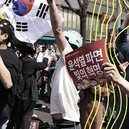 Bürger jubeln über die Entscheidung des Verfassungsgerichts , Präsident Yoon Suk-yeol aus dem Amt zu entfernen.