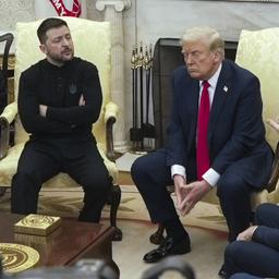 Wolodymyr Selenskyj (l) und Donald Trump im Oval Office 