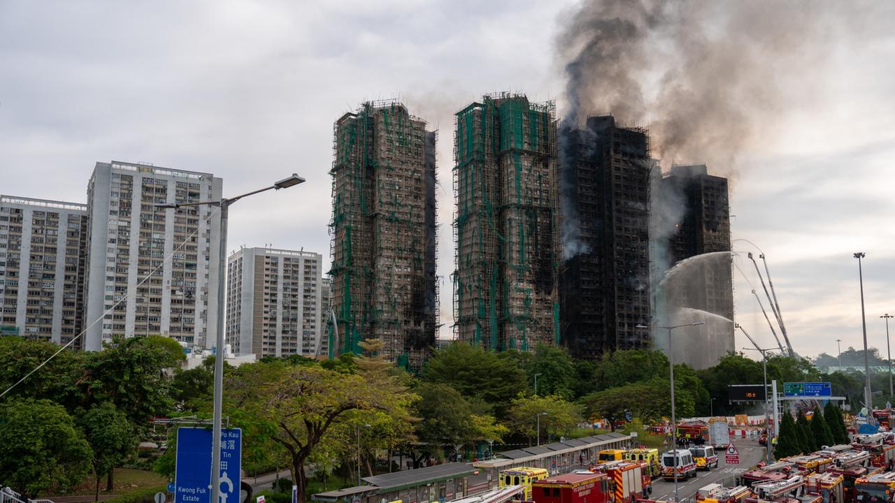 gro-brand-in-hongkong-mindestens-83-todesopfer-best-tigt