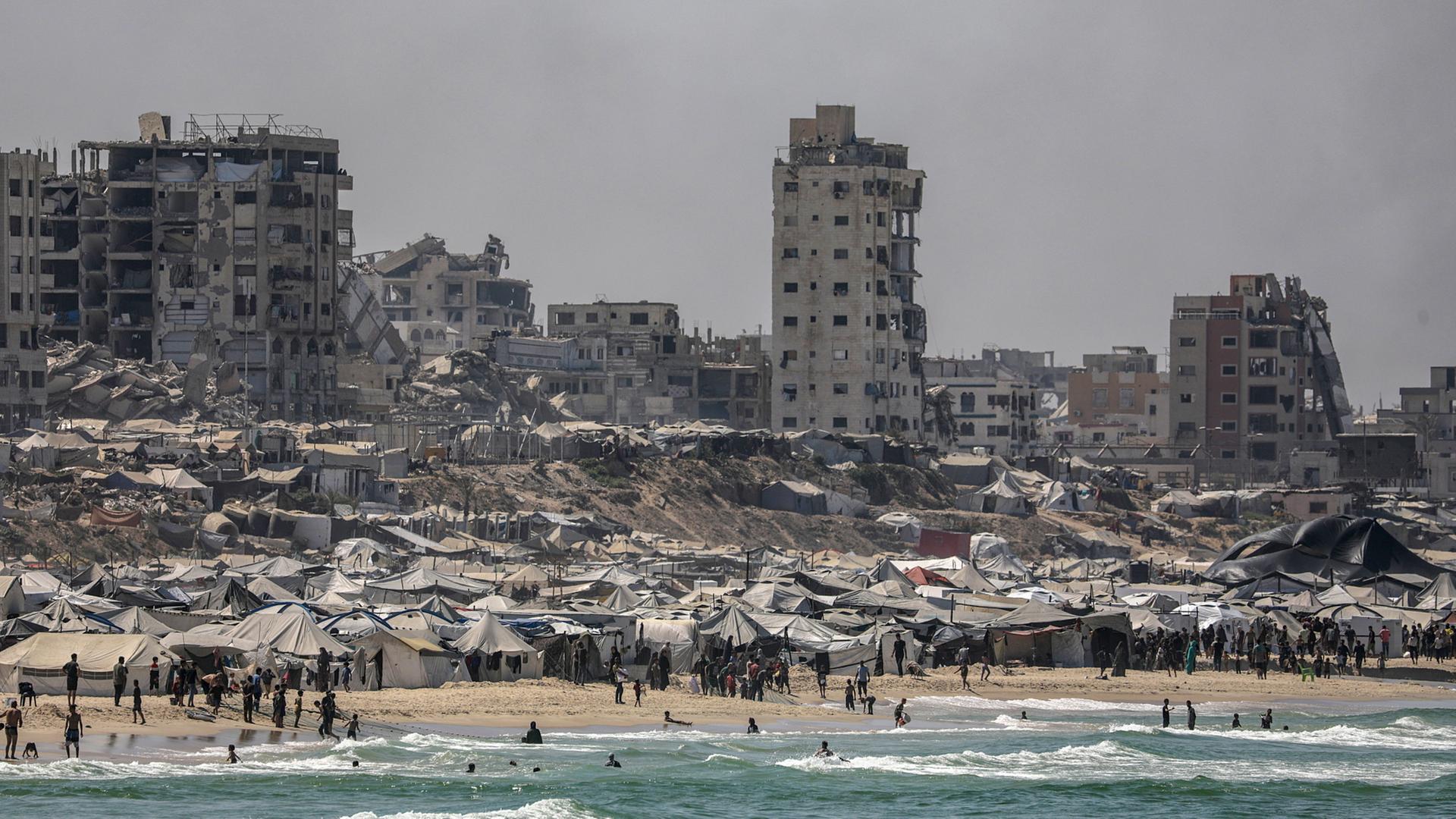 Blick vom Meer auf Gaza-Stadt | EPA