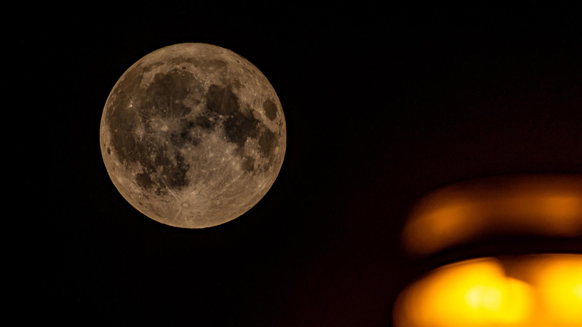 Supermond und Sternschnuppen über NRW - Wie stehen die Chancen?