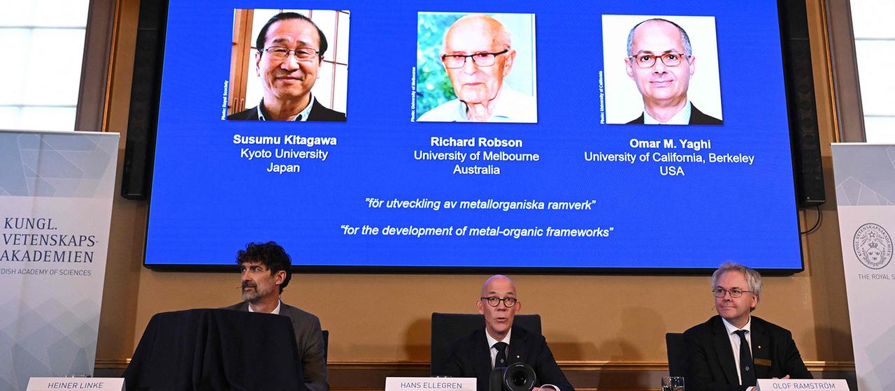 Fotos von Susumu Kitagawa, Richard Robson und Omar M. Yaghi.