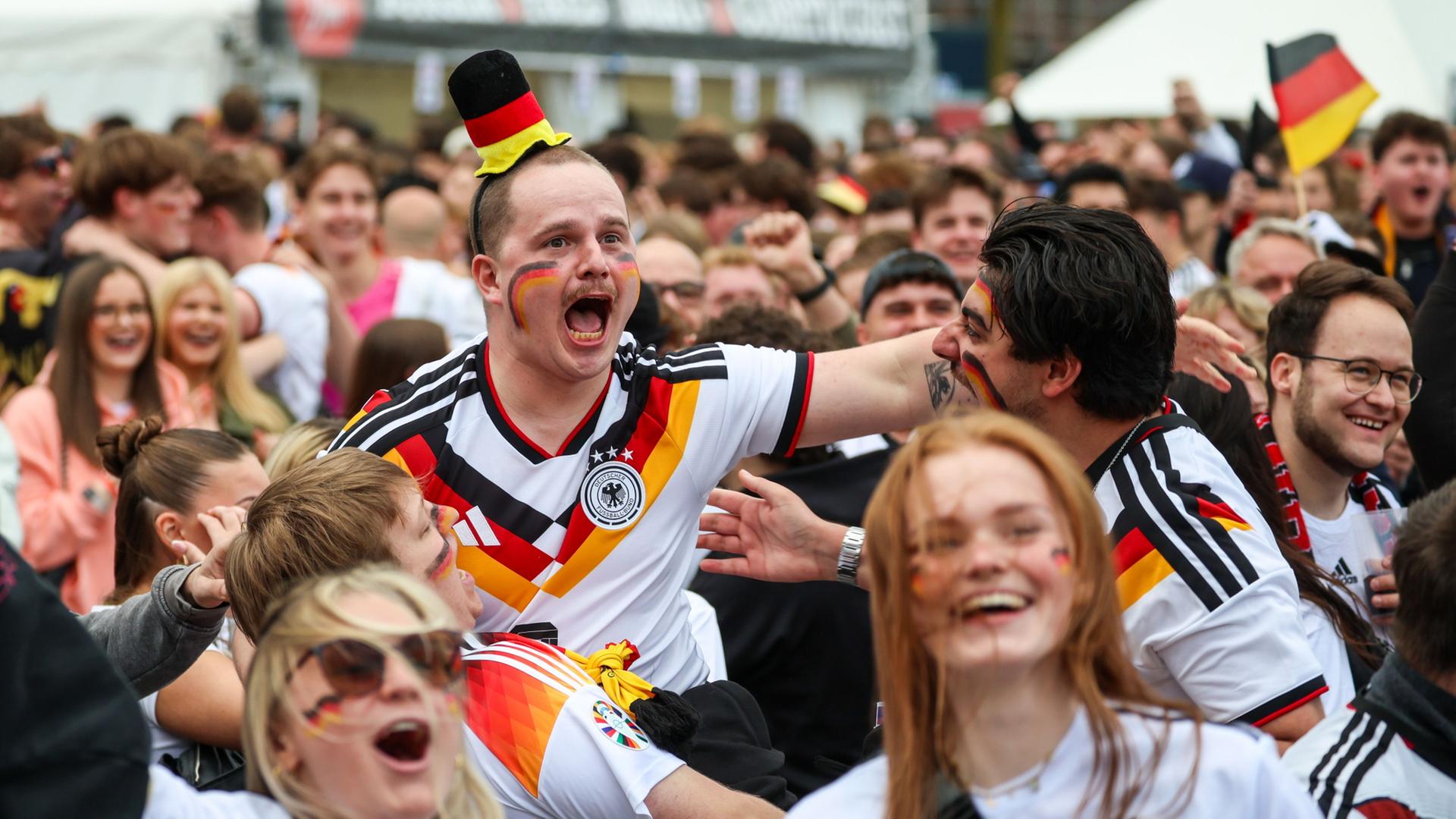 Emotionen beim Sport: Wie Hitze den WM-Fans zu schaffen macht