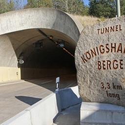 Blick auf die Tunnelanlage Königshainer Berge auf der A4 zwischen Dresden und Görlitz.