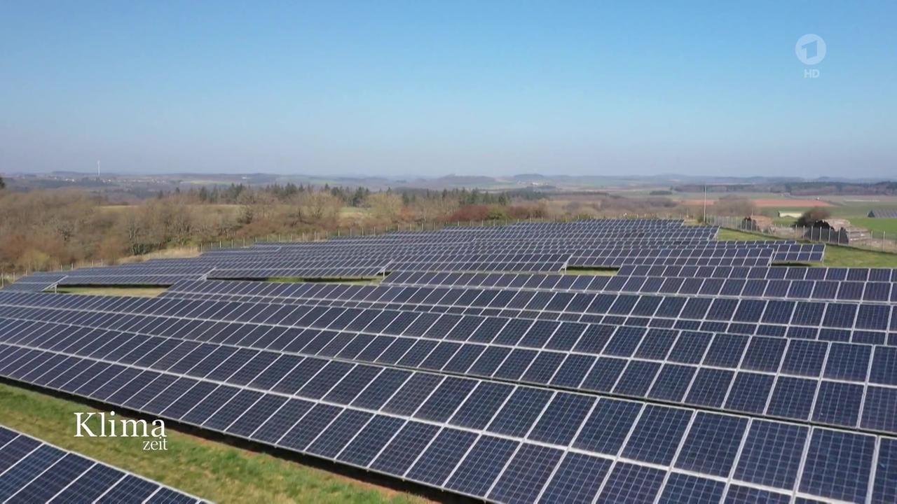 KlimaZeit: Ziel Kreislaufwirtschaft - Recycling von Photovoltaik-Anlagen