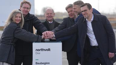 Veronika Wand-Danielsson (l-r), Daniel Günther, Olaf Scholz, Robert Habeck, Peter Carlsson und Christofer Haux.