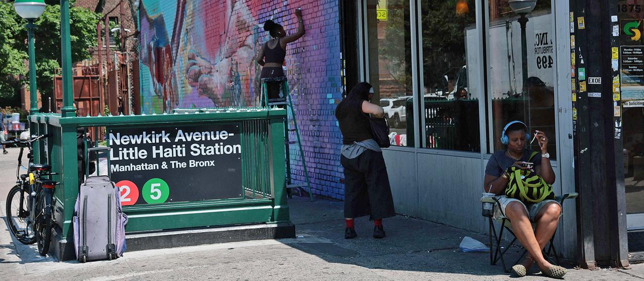 Die U-Bahn-Station „Newkirk Avenue–Little Haiti“ in Little Haiti im Stadtteil Brooklyn in New York City.