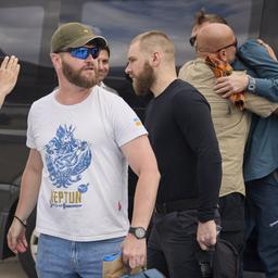 Asowstal-Kämpfer vor ihrer Rückkehr aus der Türkei in die Ukraine