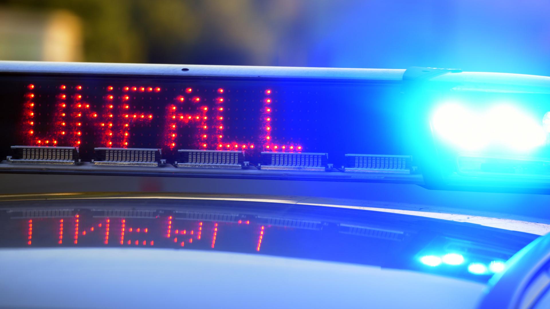 Unfall auf A3 bei Emmerich - Mann tot, Frau und Kind schwer verletzt