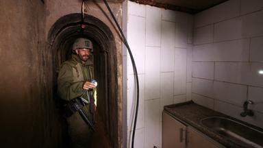 Ein von der IDF freigegebenes Bild, das einen israelischen Soldaten im Tunnelsystem unter dem Schifa-Krankenhaus zeigen soll