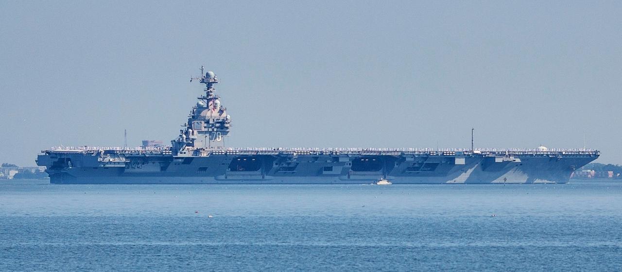 Der Flugzeugträger USS Gerald R. Ford verlässt am 23. Juni 2025 die Naval Station Norfolk (Archiv)