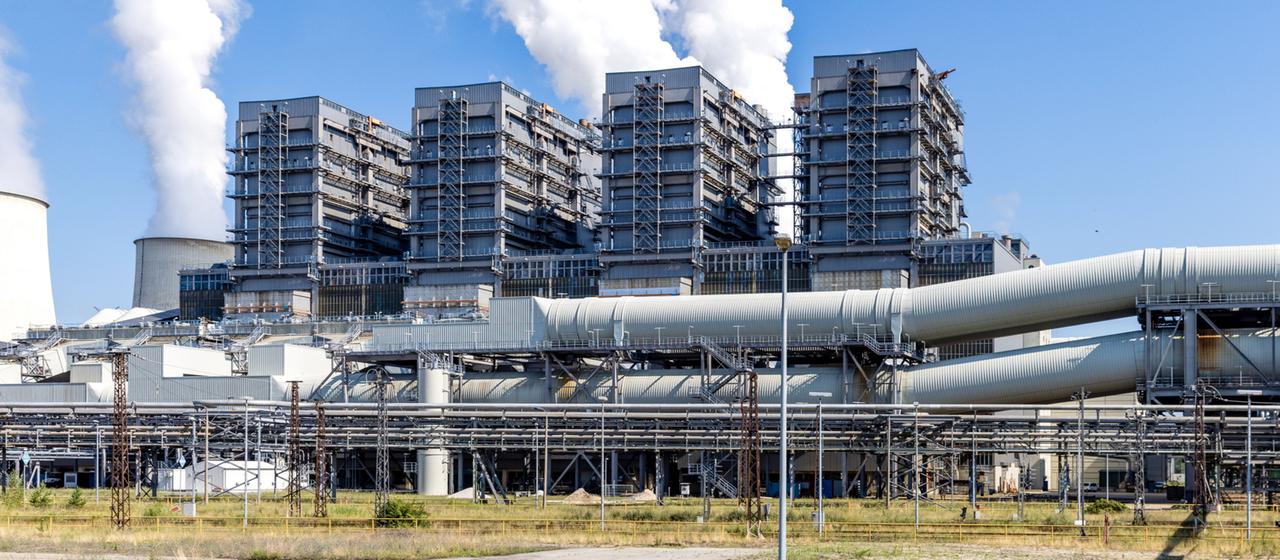Blick auf die Kraftwerksblöcke im Kraftwerk Jänschwalde.