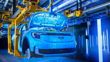 Ford Explorer in der Montage im Ford Cologne Electric Vehicle Center.