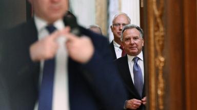 Steve Witkoff (r.) und Kirill Dmitriev (2. v. r., Quelle: staatliche russische Nachrichtenagentur Sputnik)