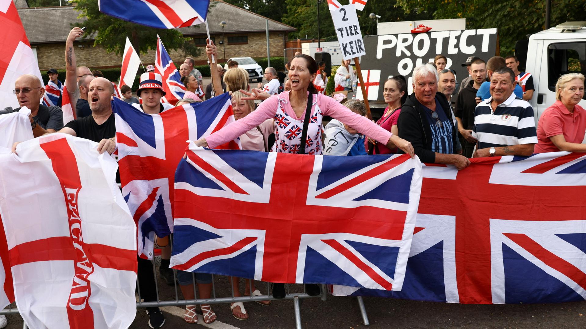 Wachsender Protest gegen Asylunterkünfte in Großbritannien