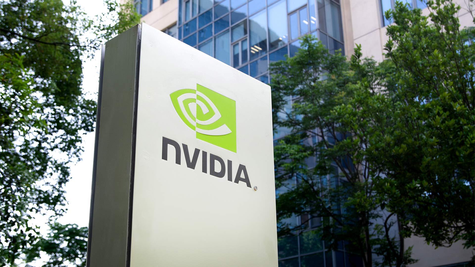 Das Nvidia-Logo vor einem Bürogebäude in Shanghai zu sehen. | picture alliance / NurPhoto