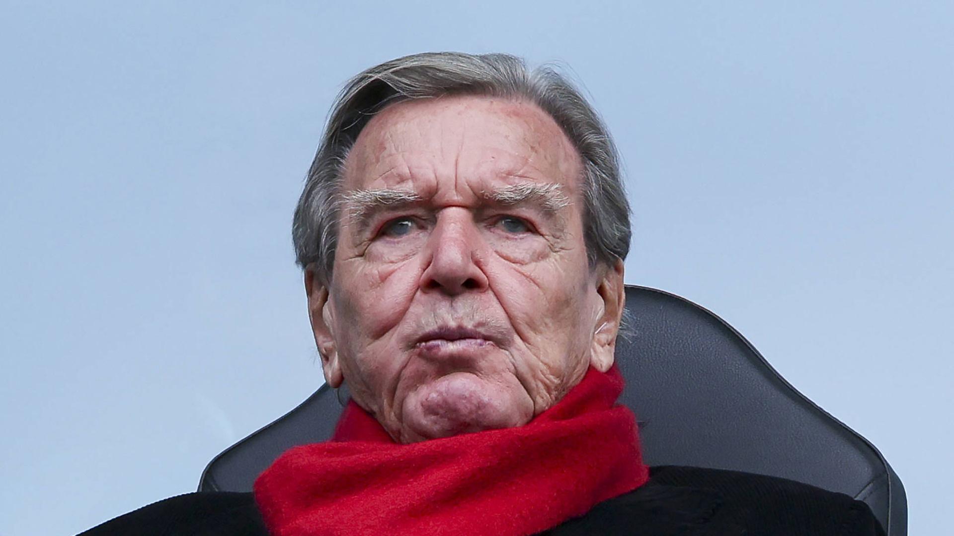 Der alte Bundeskanzler Gerhard Schröder | IMAGO / DeFodi Images