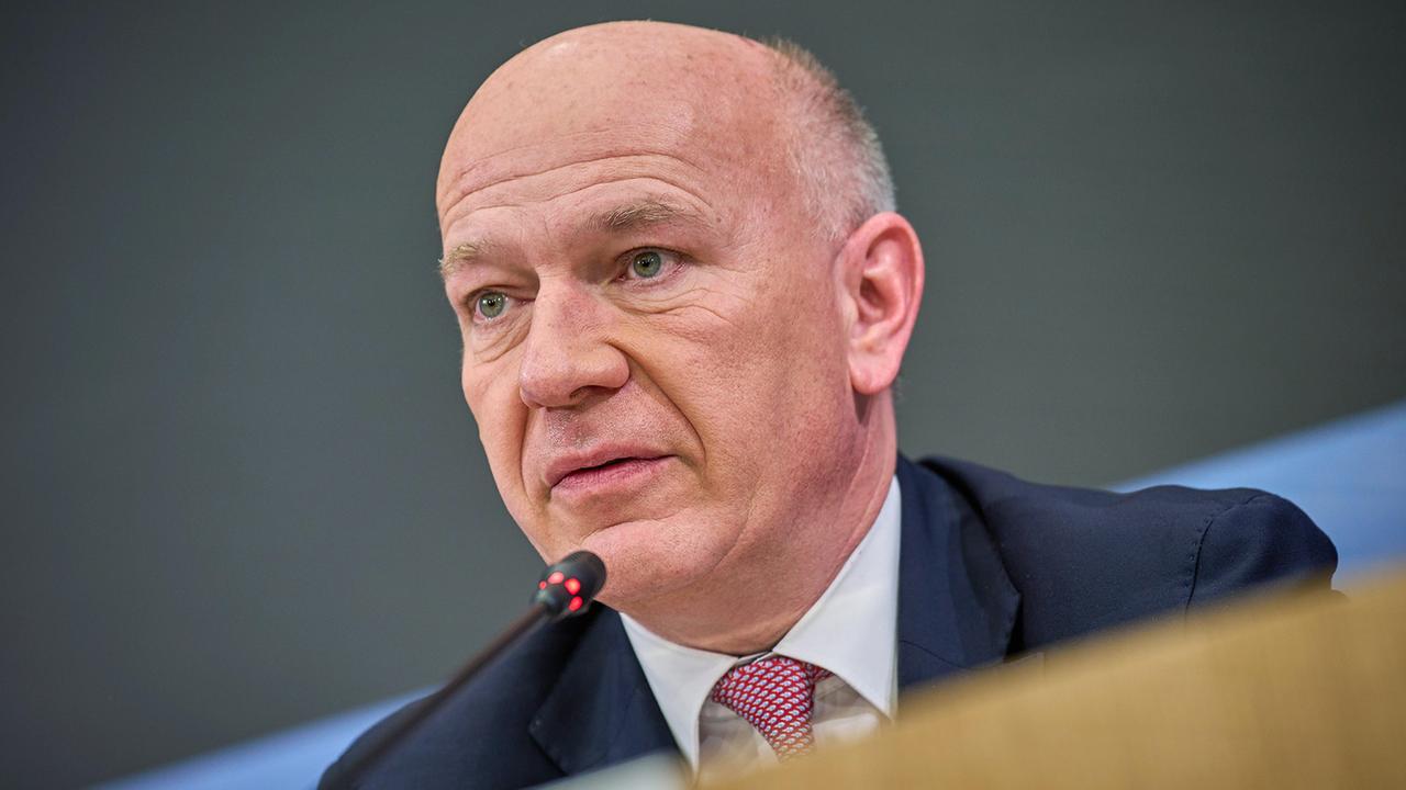 Stromausfall in Berlin: Wegner entschuldigt sich für Fehler