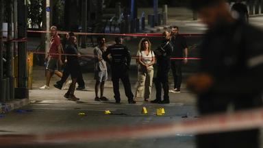 Einsatzkräfte am Anschlagsort in Tel Aviv