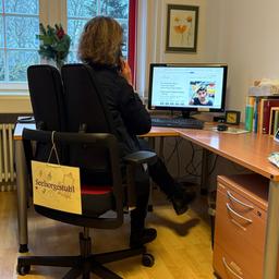 Astrid Martin leitet die Telefonseelsorge Pfalz in Kaiserslautern.