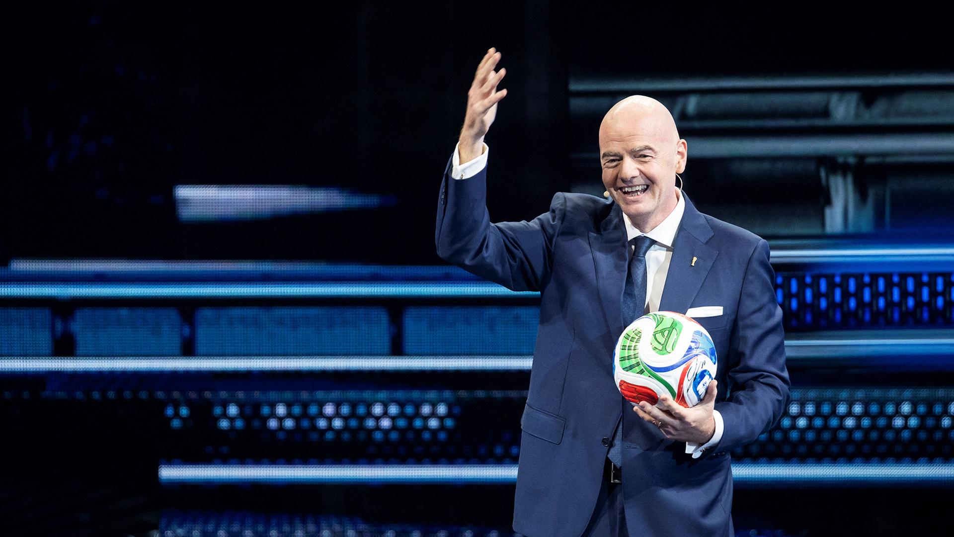 Image for Gruppen-Auslosung der Fußball-WM in Washington mit Trump als Gast