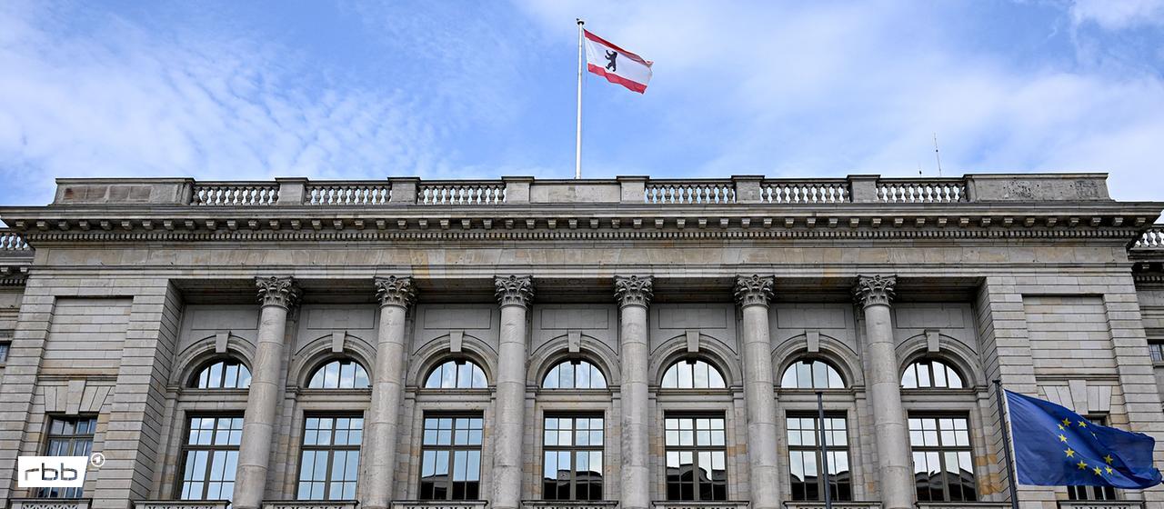 Das Abgeordnetenhaus in Berlin ist von außen zu sehen.
