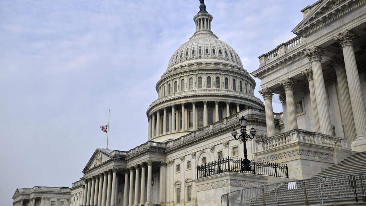US Senate Moves to Sanction Russian Oil Buyers