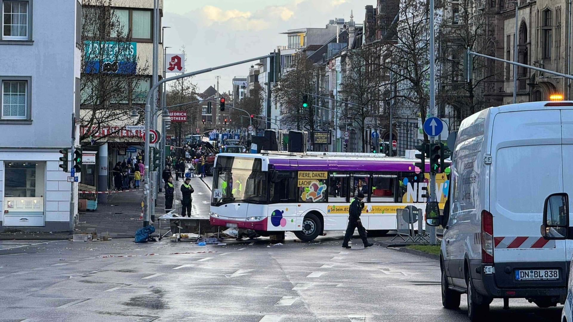 Der Bus vor Ort | WDR/Christina von Below
