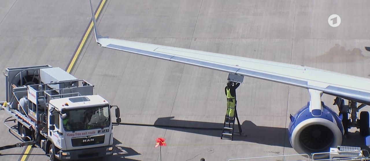 Bruchlandung in Hamburg: Flughafen für zweieinhalb Stunden gesperrt — image 4