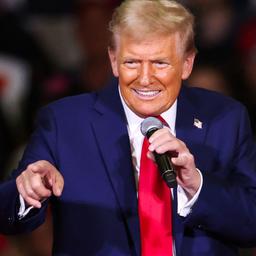 Donald Trump spricht bei einer Wahlkampfveranstaltung in Lancaster, Pennsylvania.