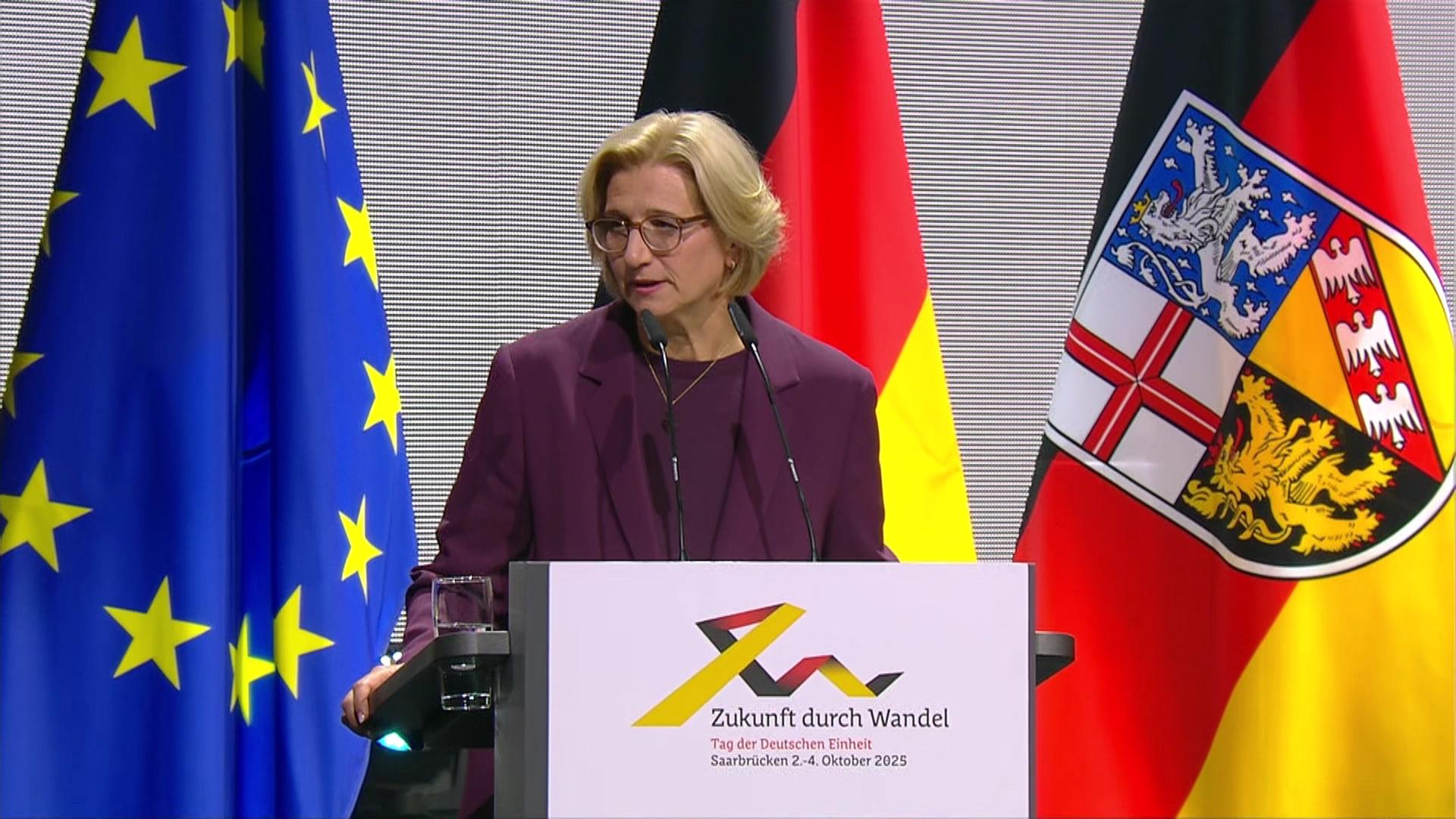 Anke Rehlinger eröffnet den Festakt zum Tag der Deutschen Einheit | SR