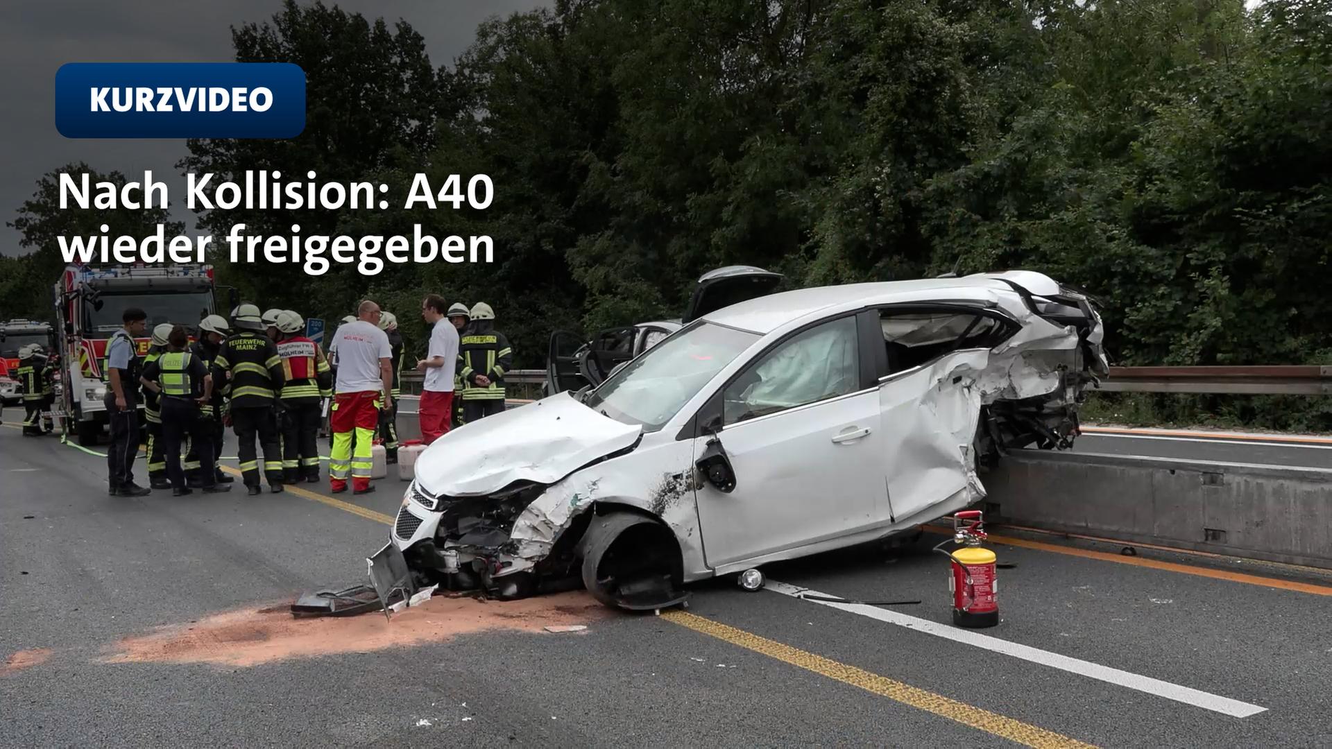Auto nach Unfall auf Gegenfahrbahn geschleudert