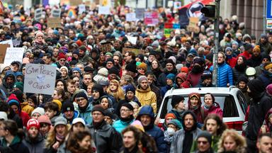 Demonstration gegen Rechtsextremismus in der Bremer Innenstadt