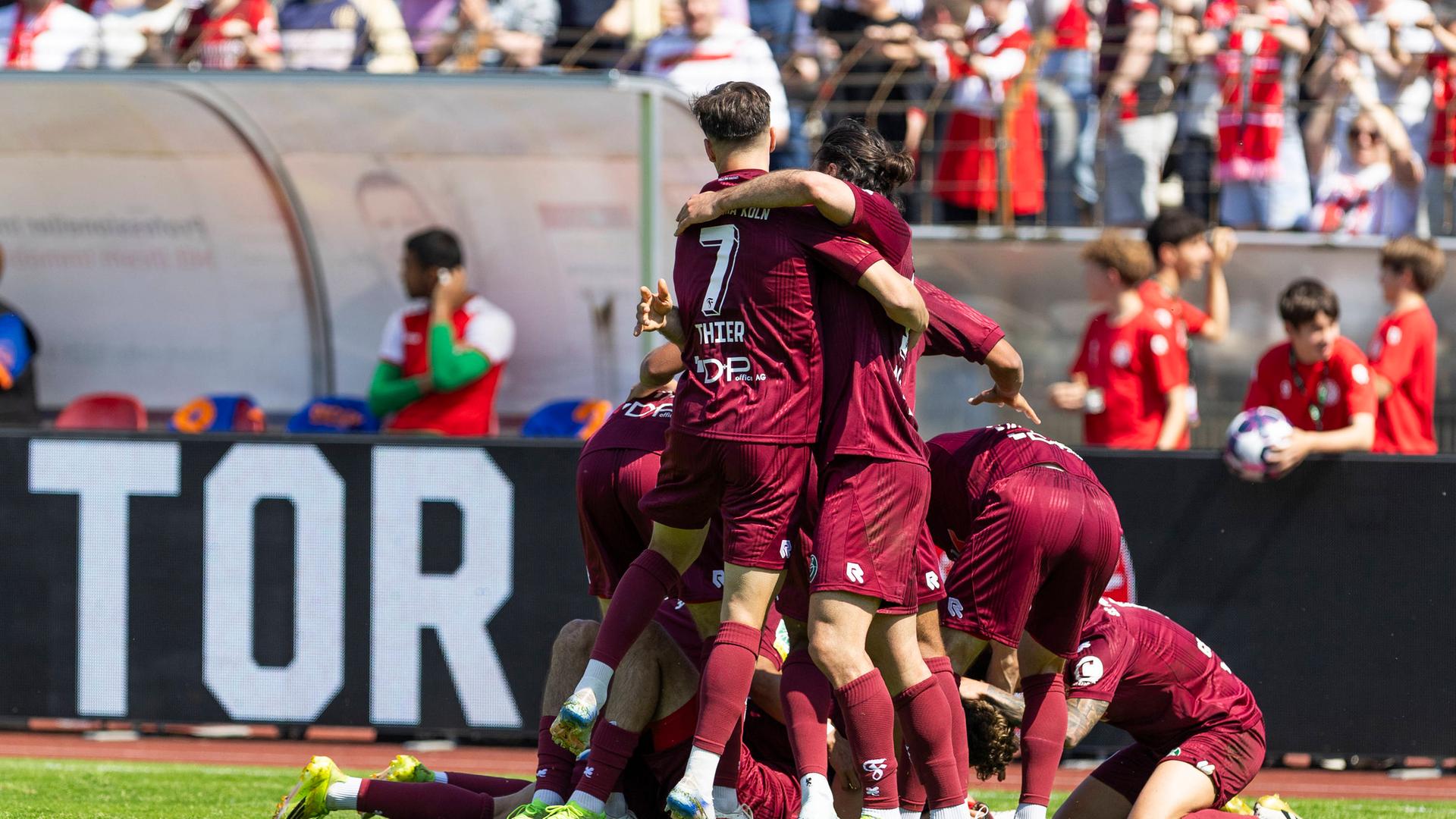 Fußball-Regionalliga West: Fortuna Köln steigt in die 3. Liga auf