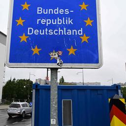 Bei der Einreise von Polen nach Deutschland steht auf einem Schild "Bundesrepublik Deutschland".