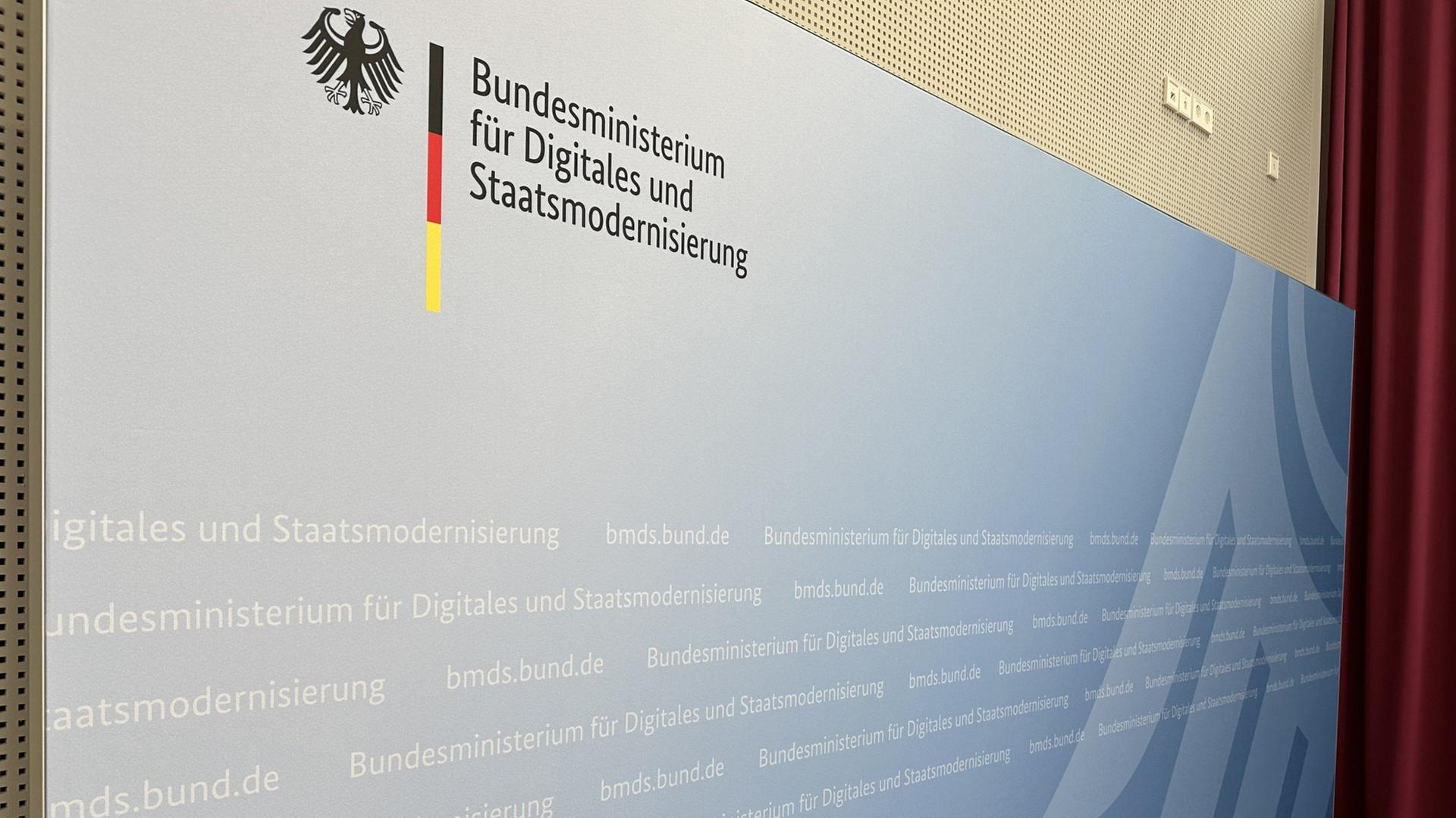 Bundesregierung spricht nach KI-Hackerangriff von "Paradigmenwechsel"
