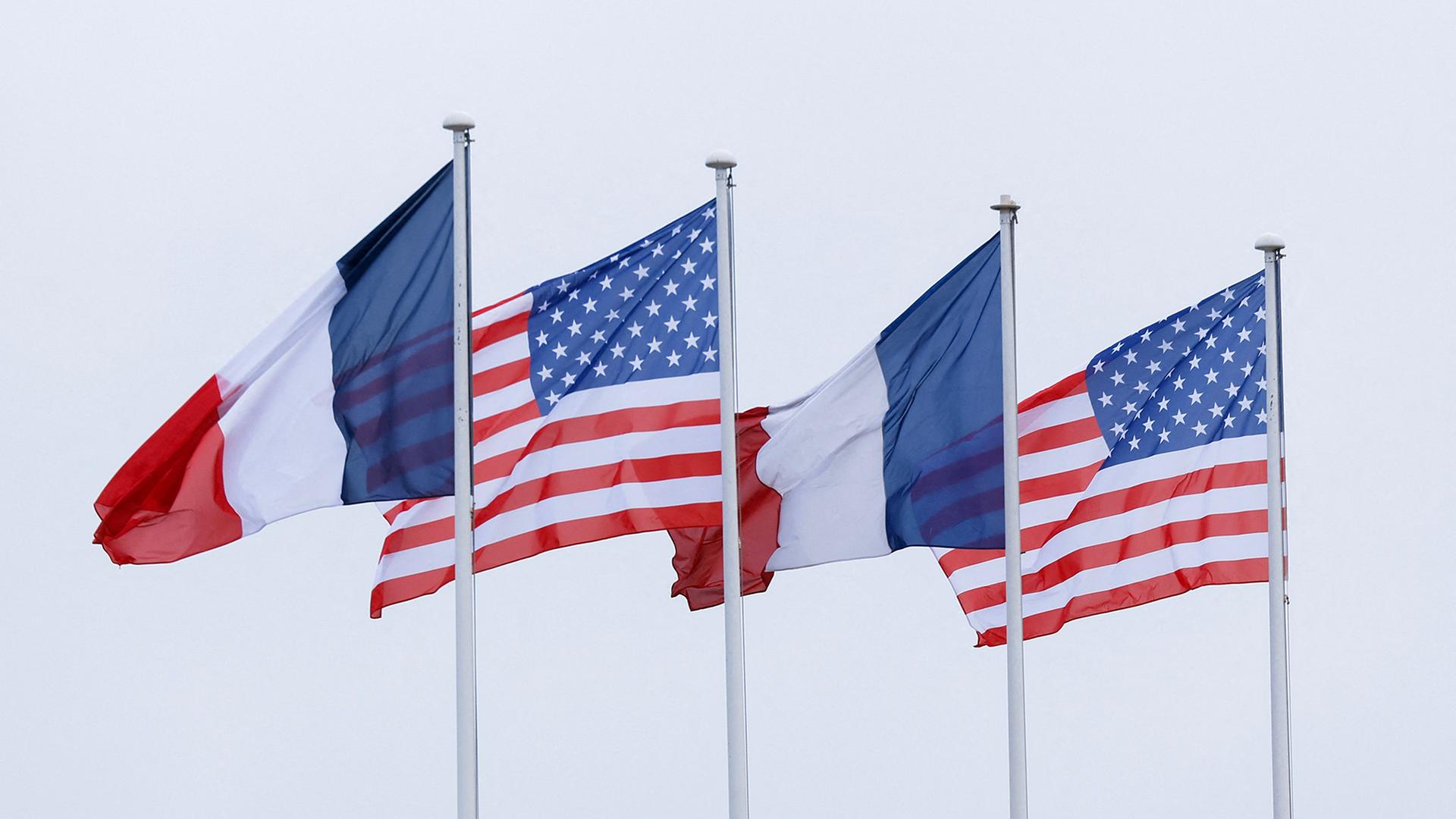 Flaggen von Frankreich und den USA. | AFP