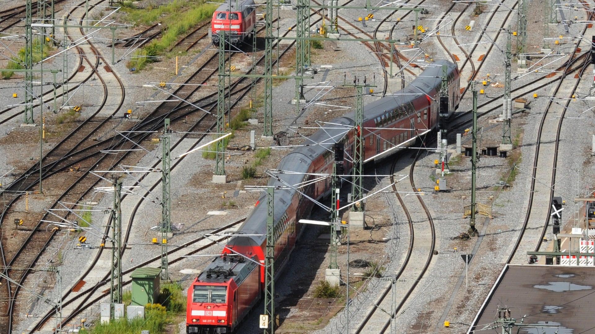 シュトゥットガルト中央駅の火災、鎮火され運行再開へ
