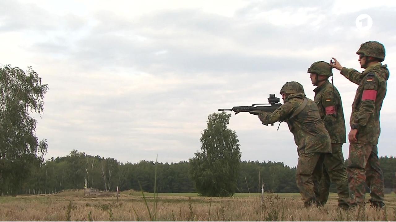 Verteidigungsminister Pistorius stellt neue eigene Militärstrategie vor