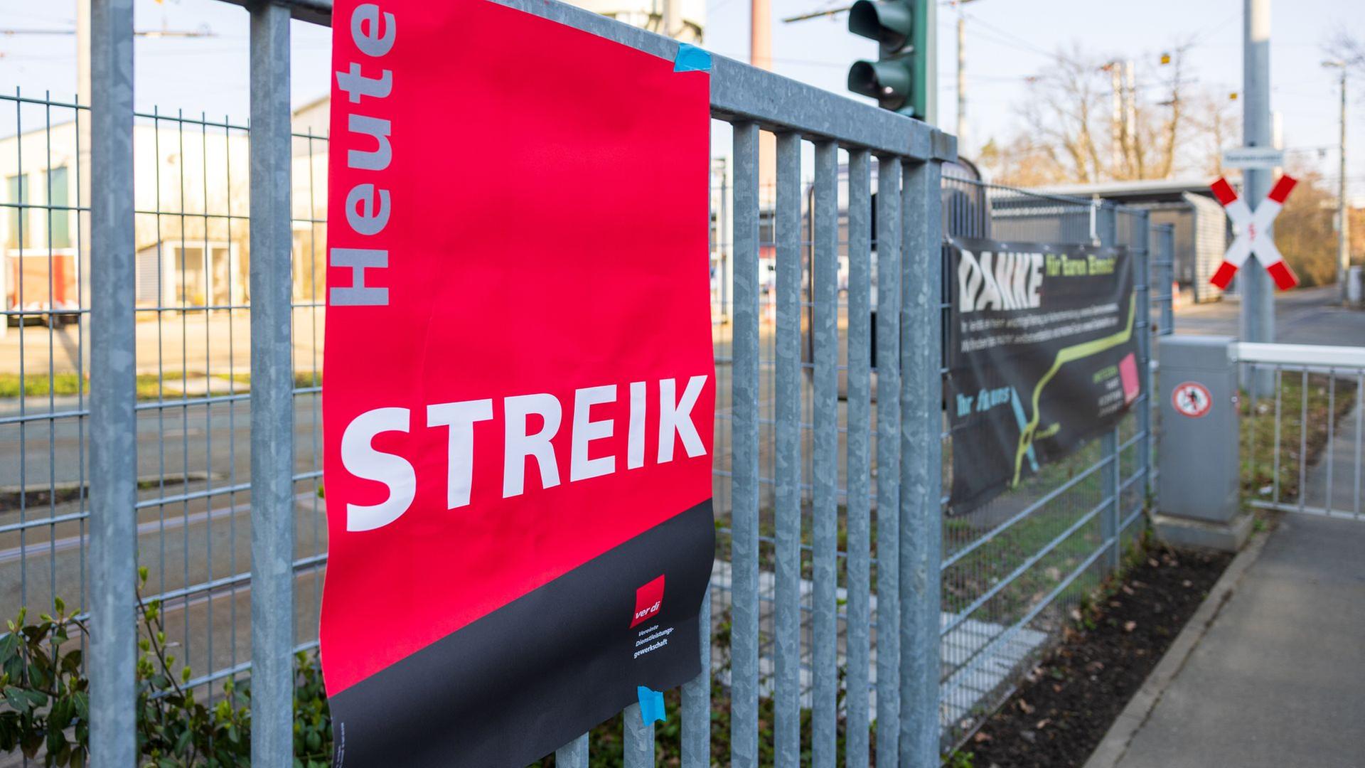 Archivbild: Streik in Nürnberg | picture alliance / Eibner-Pressefoto | Eibner-Pressefoto/Ardan Fuessman