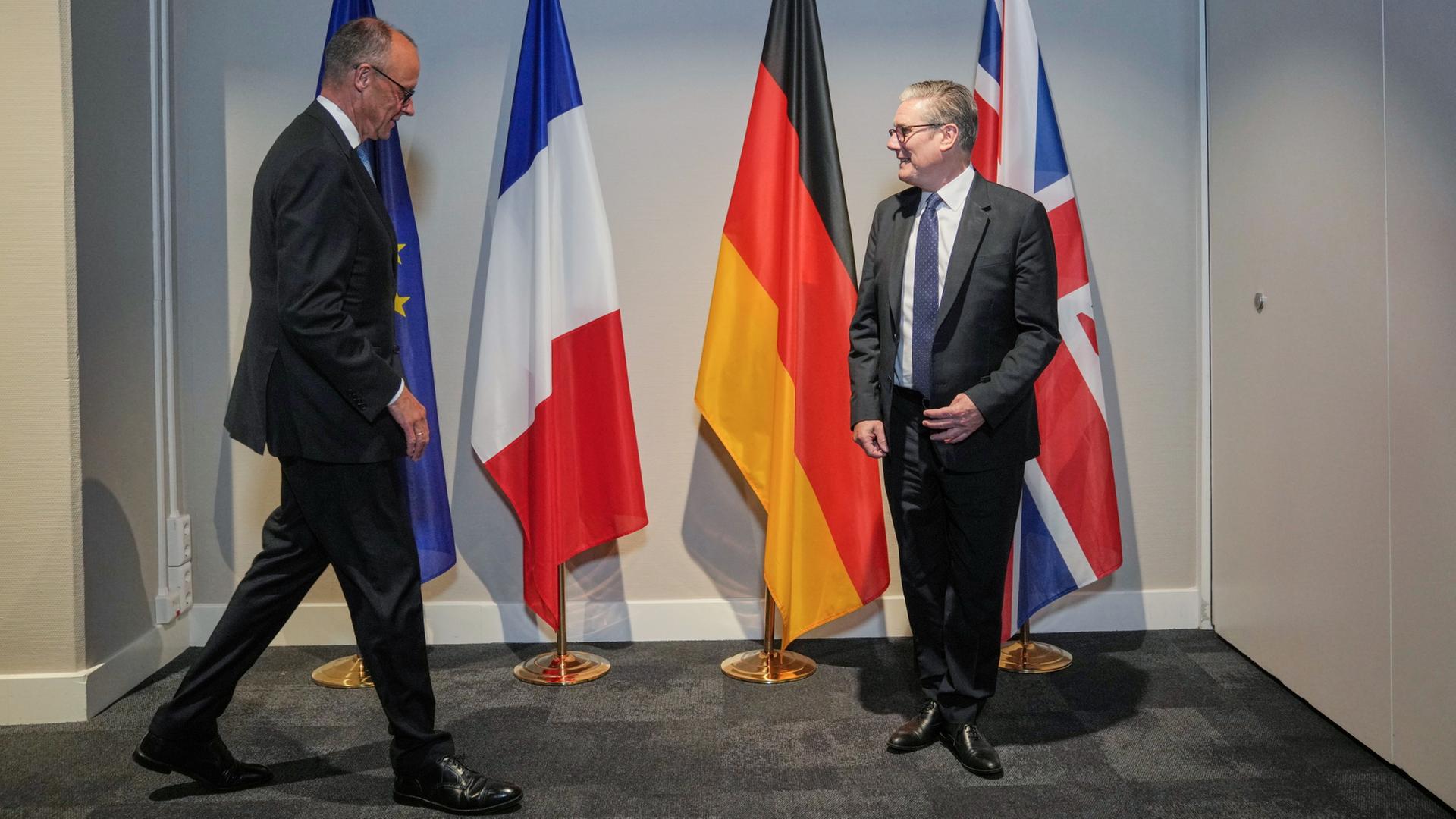Friedrich Merz und Keir Starmer bei einem Treffen im Juni 2025 | dpa