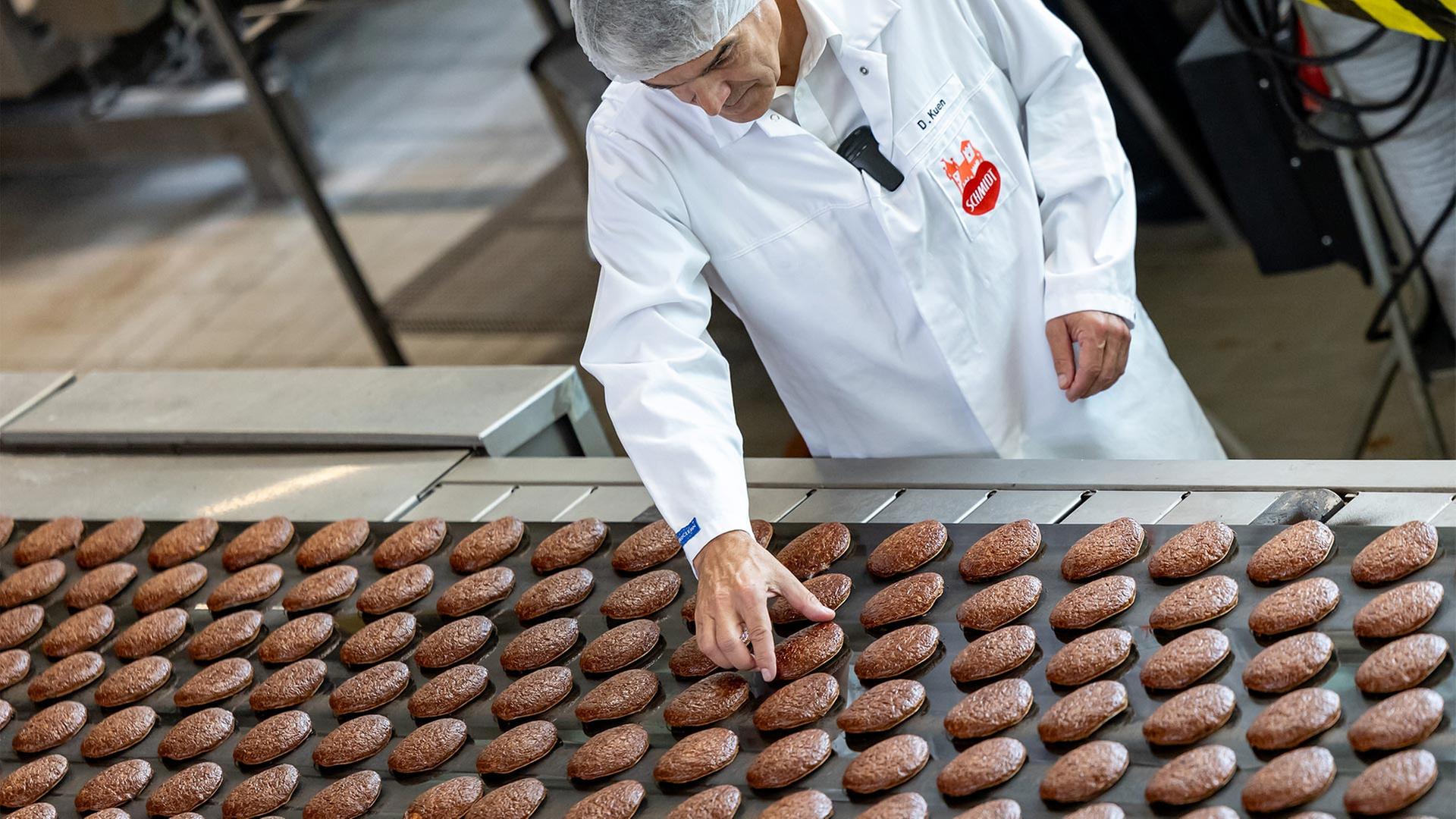 Produktion bei Lebkuchen Schmidt. | picture alliance/dpa