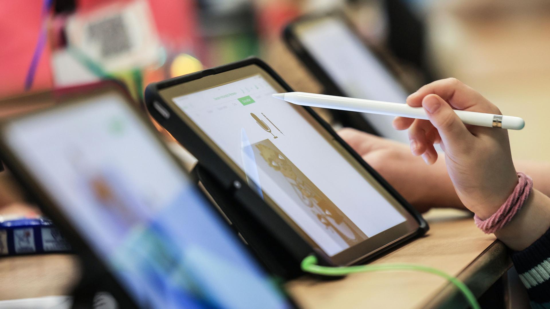 Bildungsmesse didacta 2026 in Köln: Lernen mit KI und Büchern