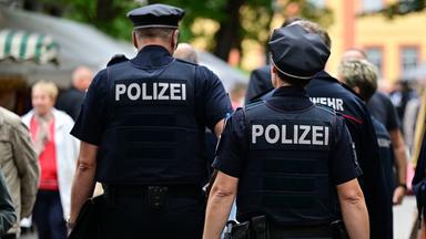 Polizisten in Uniform