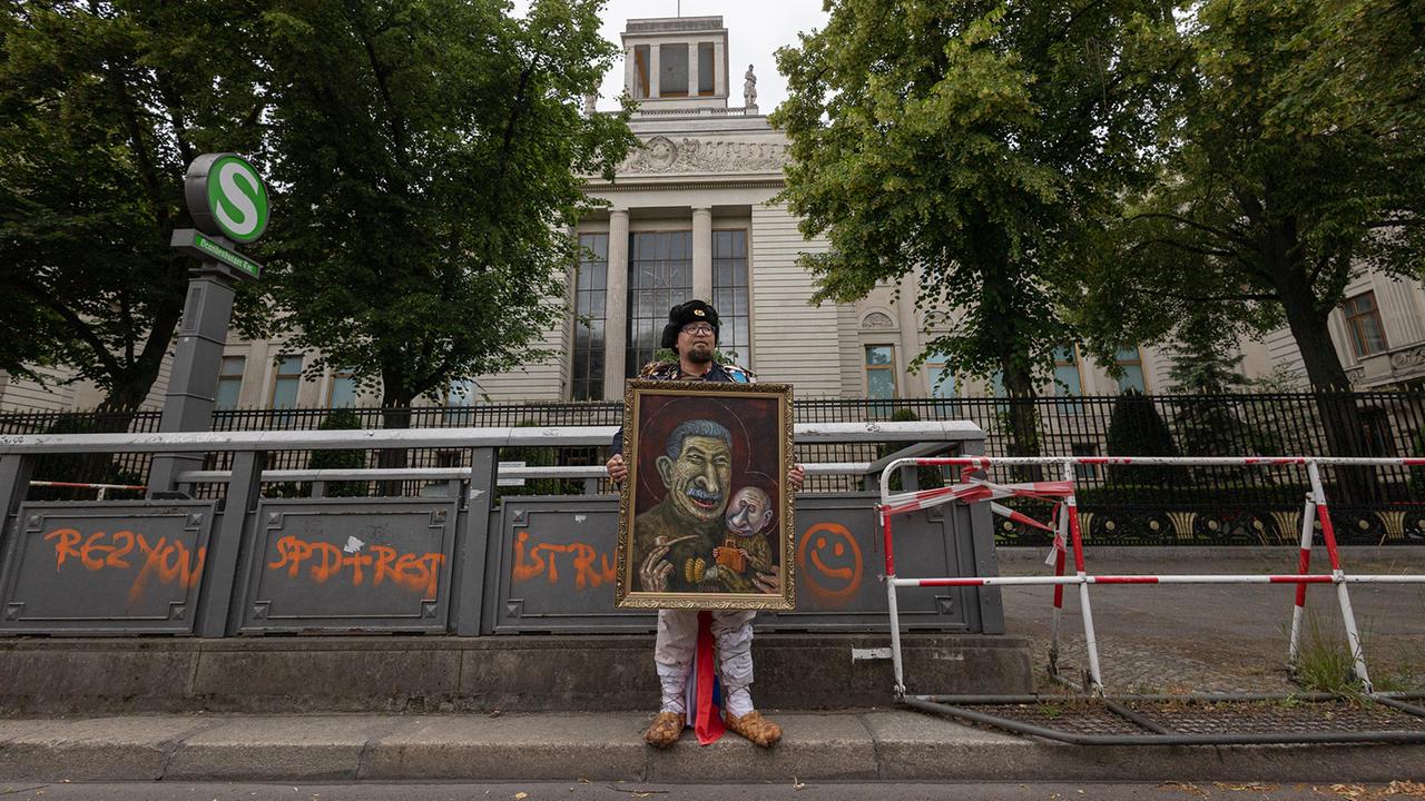 Nach Schüssen auf Kreml-Kritiker: Verdächtiger festgenommen Nach Schüssen auf Kreml-Kritiker: Verdächtiger festgenommen