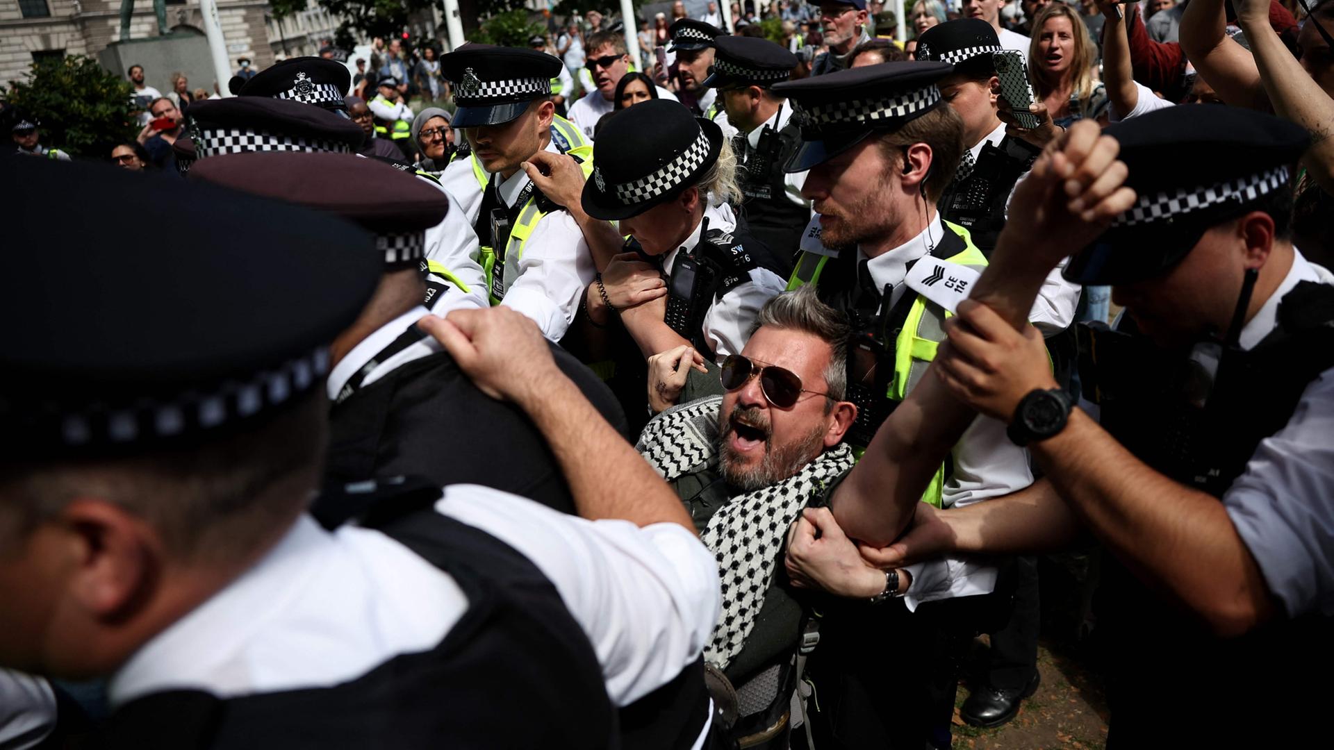 London: Hunderte Festnahmen bei Demo für verbotene propalästinensische Gruppe