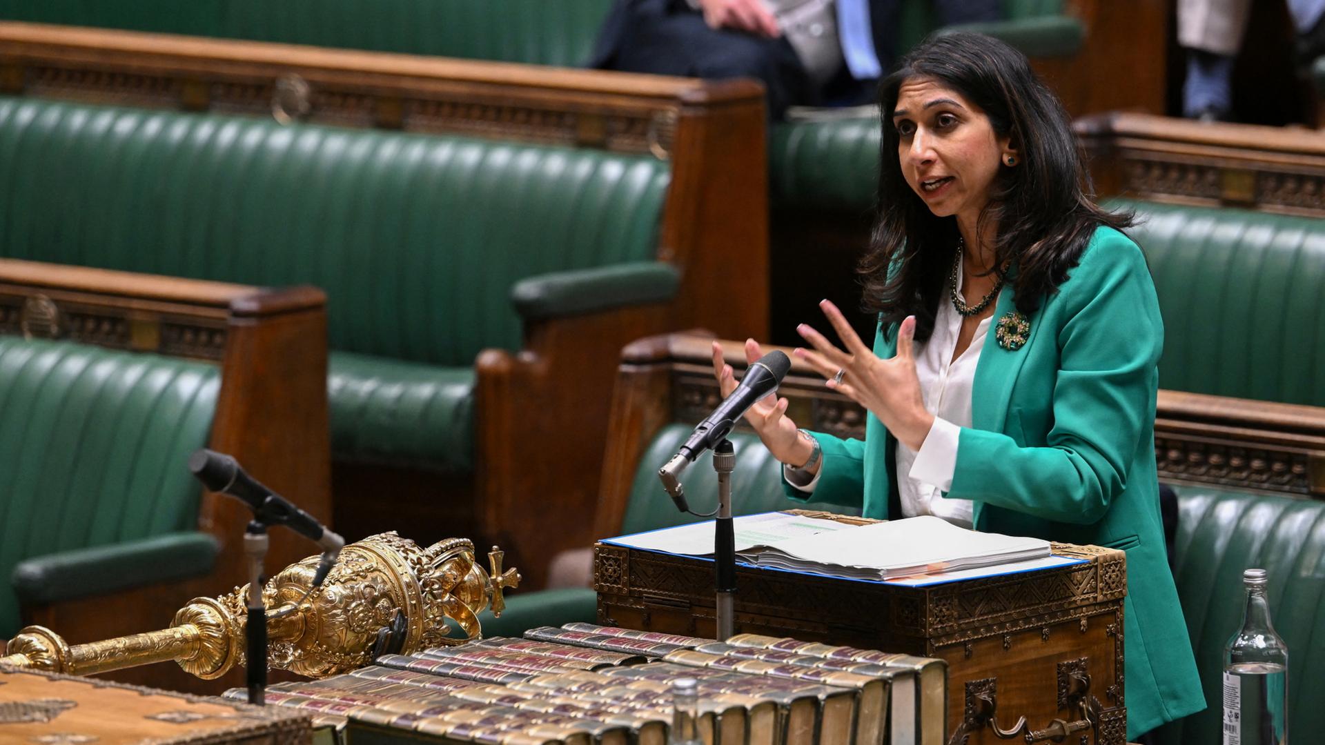 Innenministerin Suella Braverman spricht am 29. Juni 2023 im Unterhaus in London.