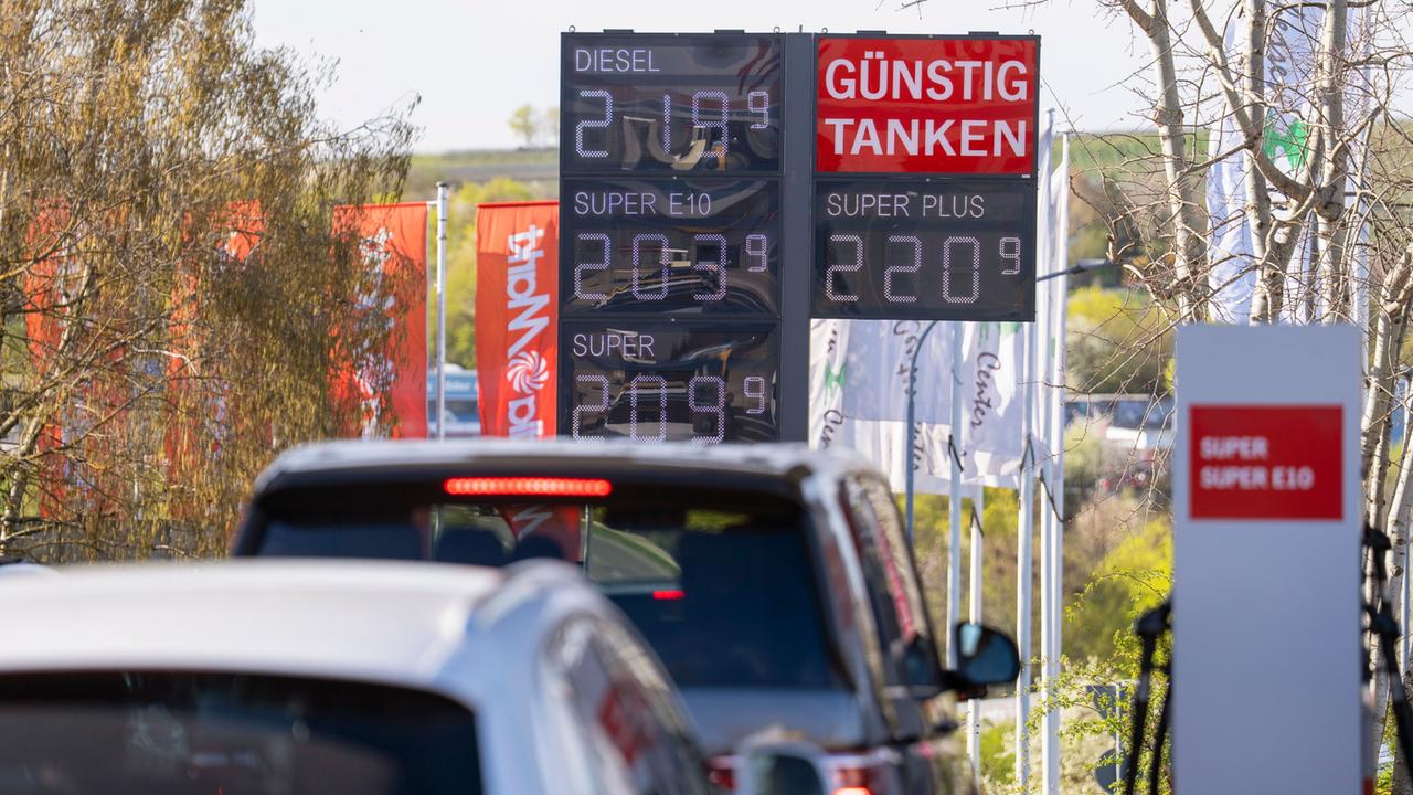 Bilanz nach einer Woche: Warum die 12-Uhr-Regel an Tankstellen nicht wirkt