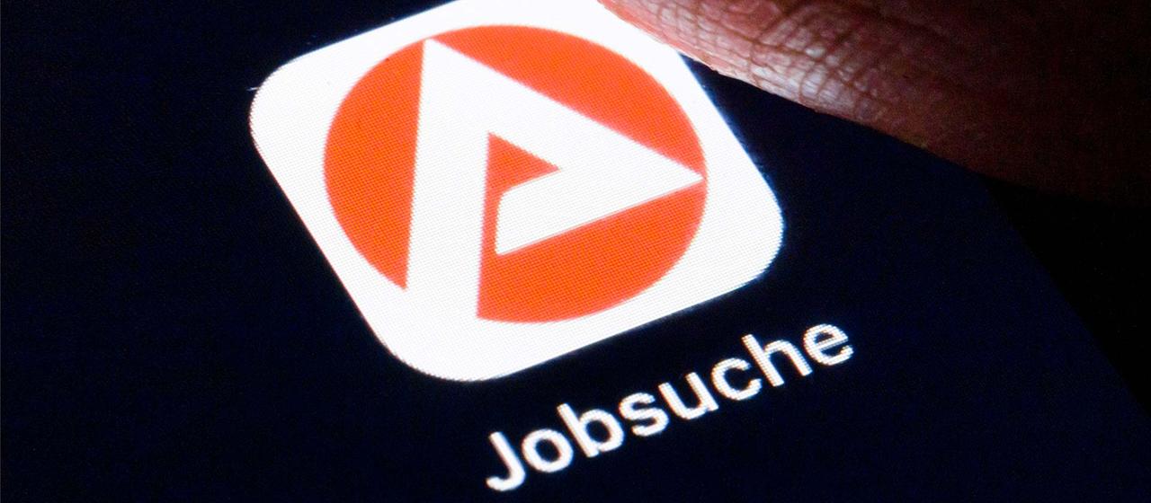 Jobsuche App der Bundesagentur für Arbeit auf dem Display eines Smartphone.